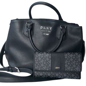 DKNY Bag/Tote and  Monogram Wallet Set NWT